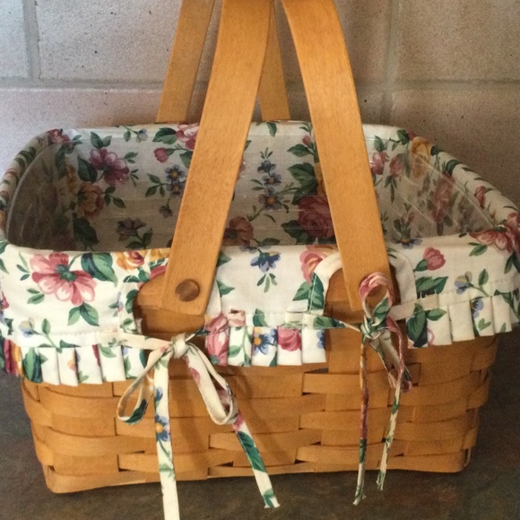 🎉🎉SALE🎉🎉LONGABERGER BASKET💯CAKE SMALL PICNIC 🤎VINTAGE🤎EUC - Picture 2 of 12